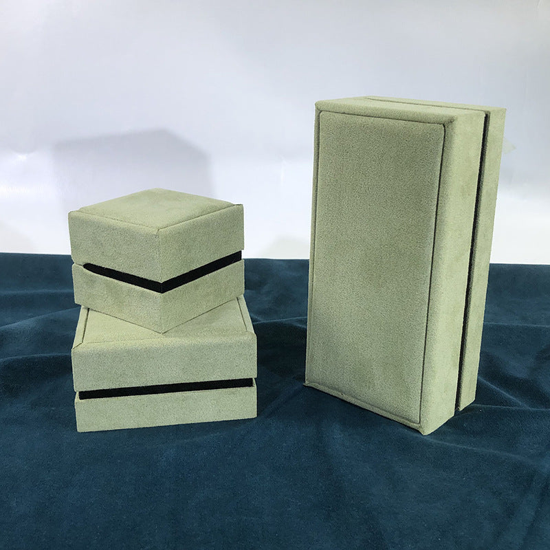 661# Clover jewelry box, imitation leather, grass green, sky blue, fashion jewelry box, ring, earrings, necklace, bracelet, gift box.