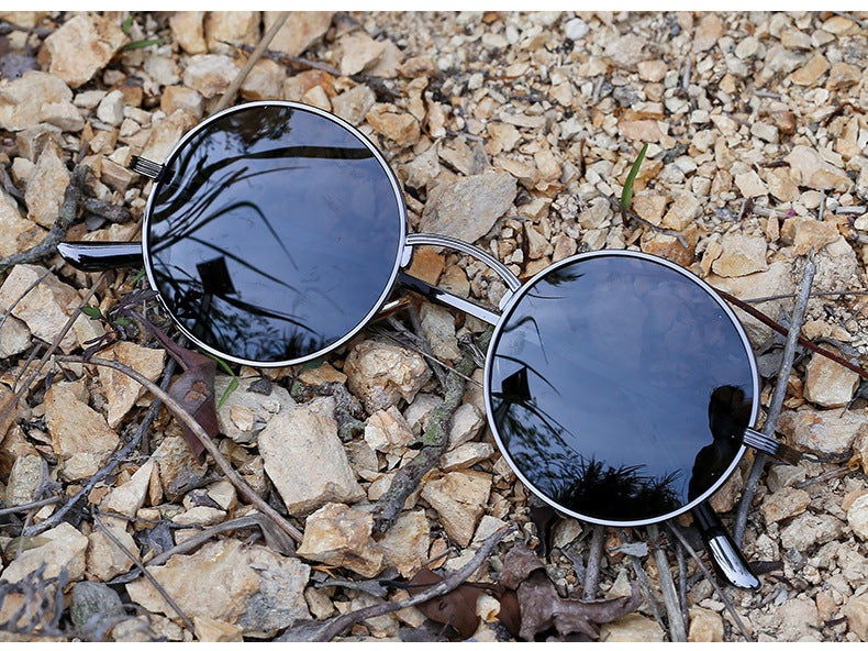 #1503 Retro - Inspired Round Sunglasses