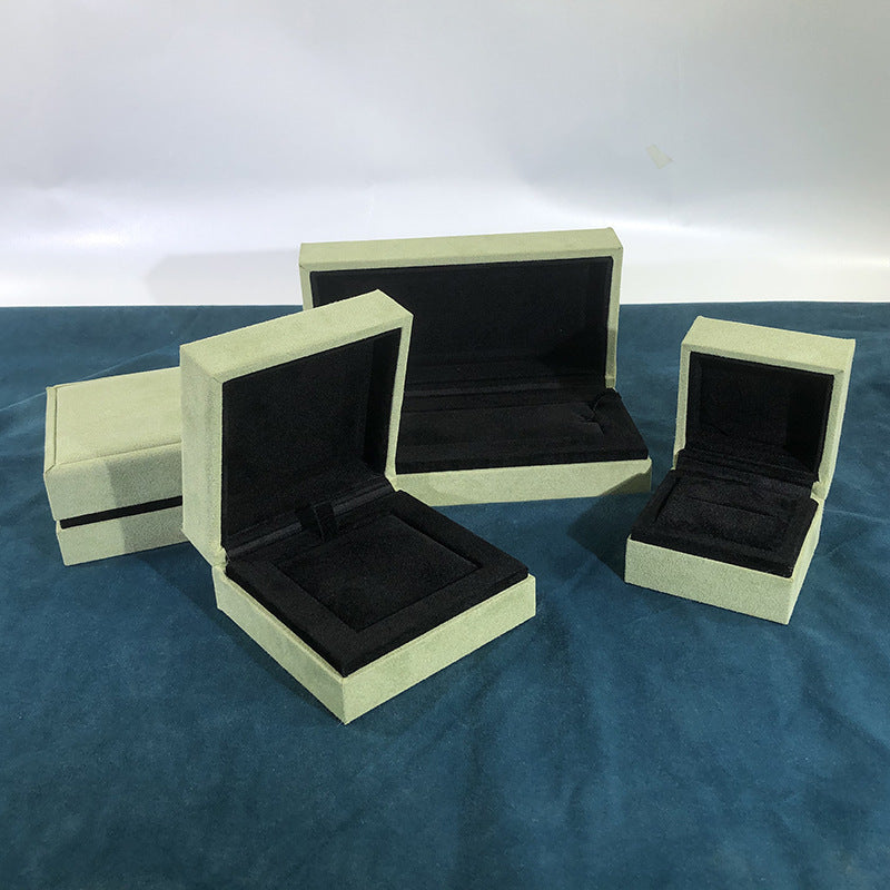 661# Clover jewelry box, imitation leather, grass green, sky blue, fashion jewelry box, ring, earrings, necklace, bracelet, gift box.