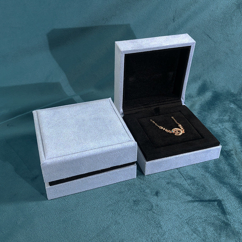 661# Clover jewelry box, imitation leather, grass green, sky blue, fashion jewelry box, ring, earrings, necklace, bracelet, gift box.