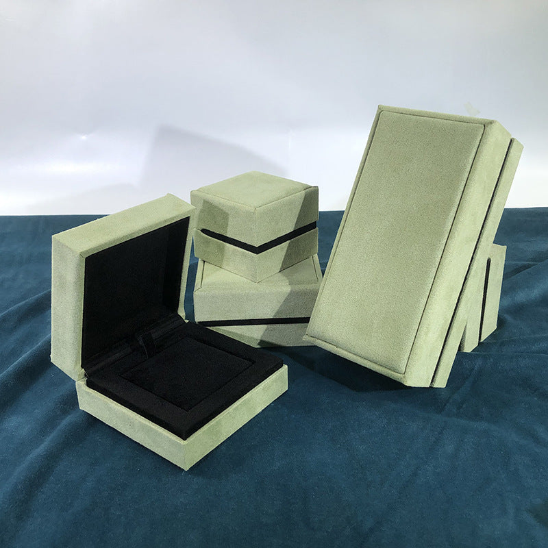 661# Clover jewelry box, imitation leather, grass green, sky blue, fashion jewelry box, ring, earrings, necklace, bracelet, gift box.