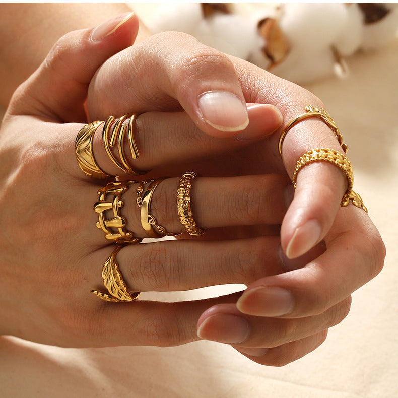 1001# Leaf geometric hollow flower 18k gold-plated snake-shaped high-end multi-layered titanium steel ring for women