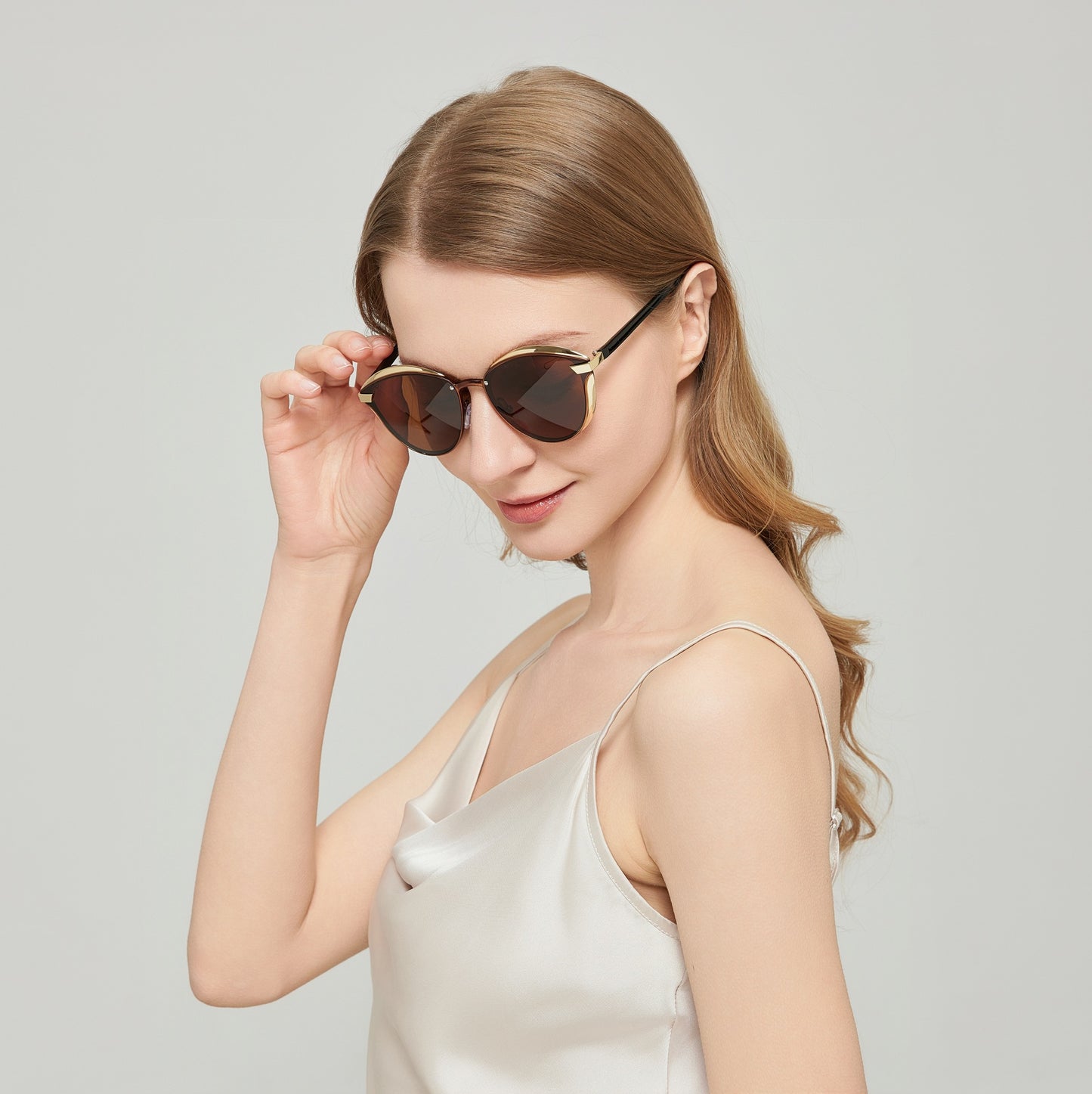 #1501 Stylish Sunglasses: Fashion Meets Function