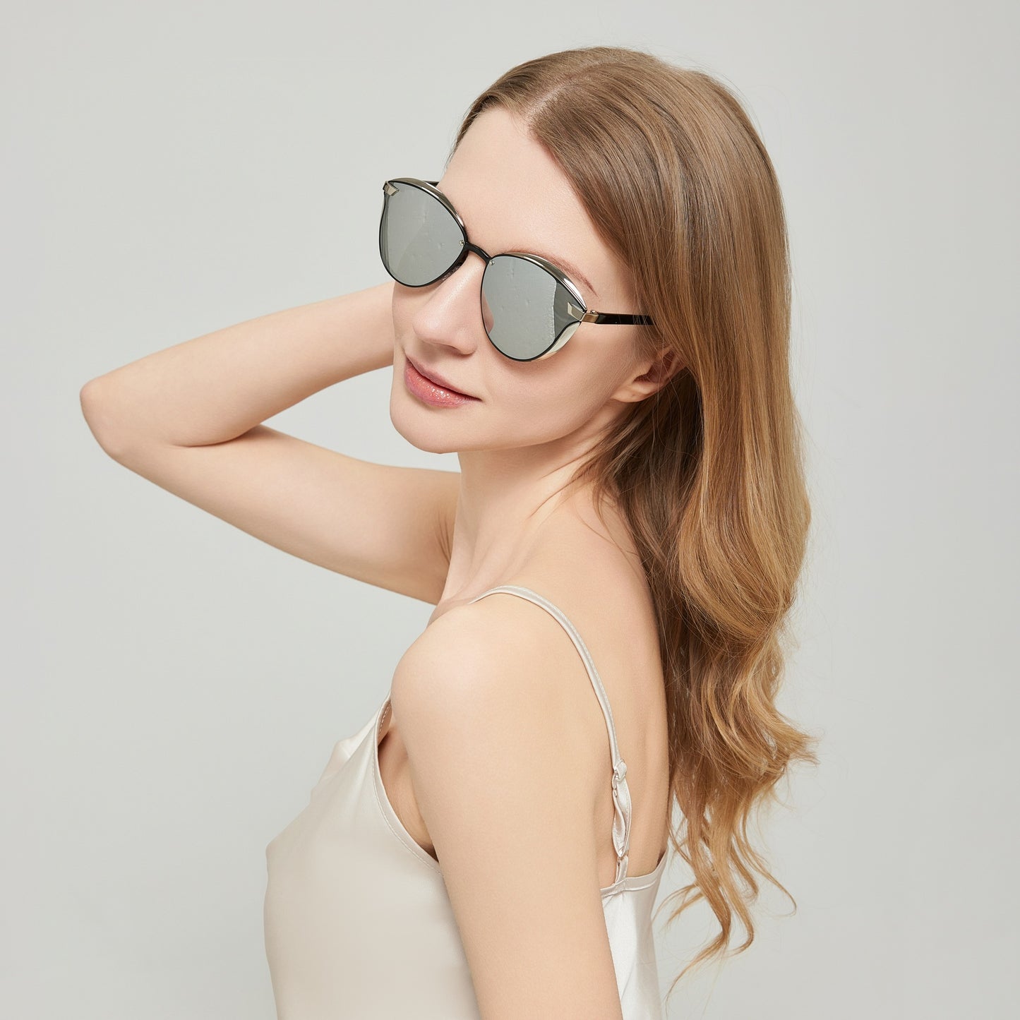 #1501 Stylish Sunglasses: Fashion Meets Function