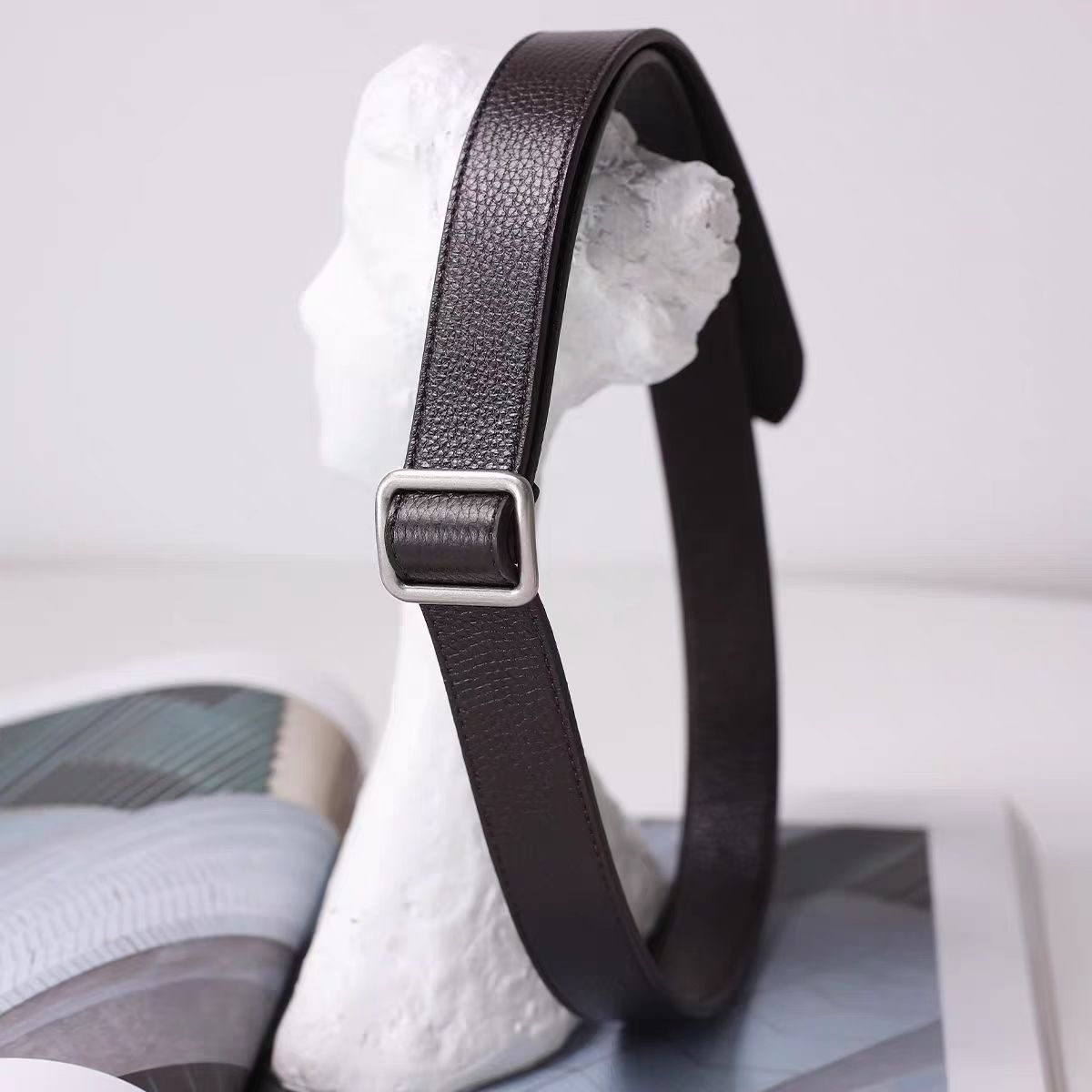#2001 Minimalist Buckle Leather Belt Collection